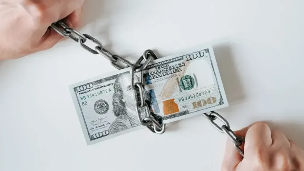 ¿En que invertir dinero tras el CEPO bancario en Argentina?